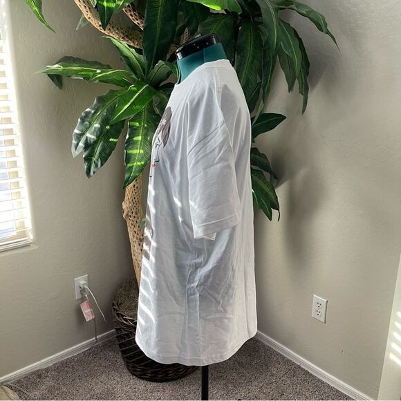 MARVEL Black Widow Graphic Tee in White Size XLT NEW - Picture 3 of 6